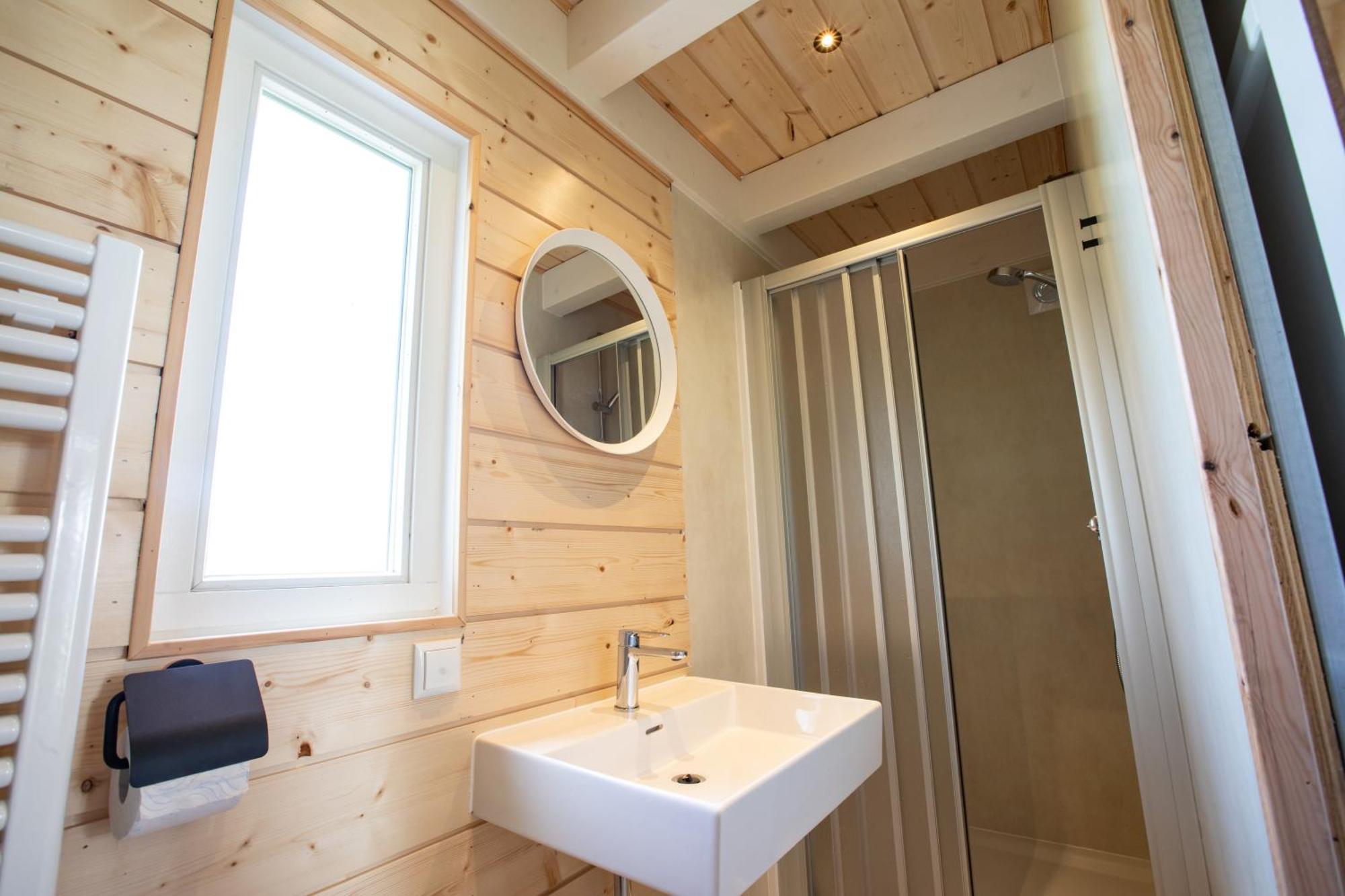 Апартаменты Tiny House - Optioneel Met Hottub Доккум Экстерьер фото